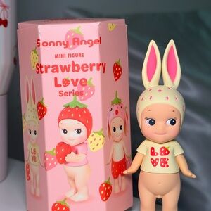 Sonny Angel Strawberry Love Mini Figure